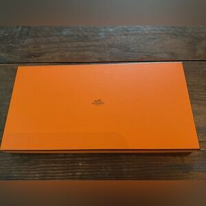 Hermes box